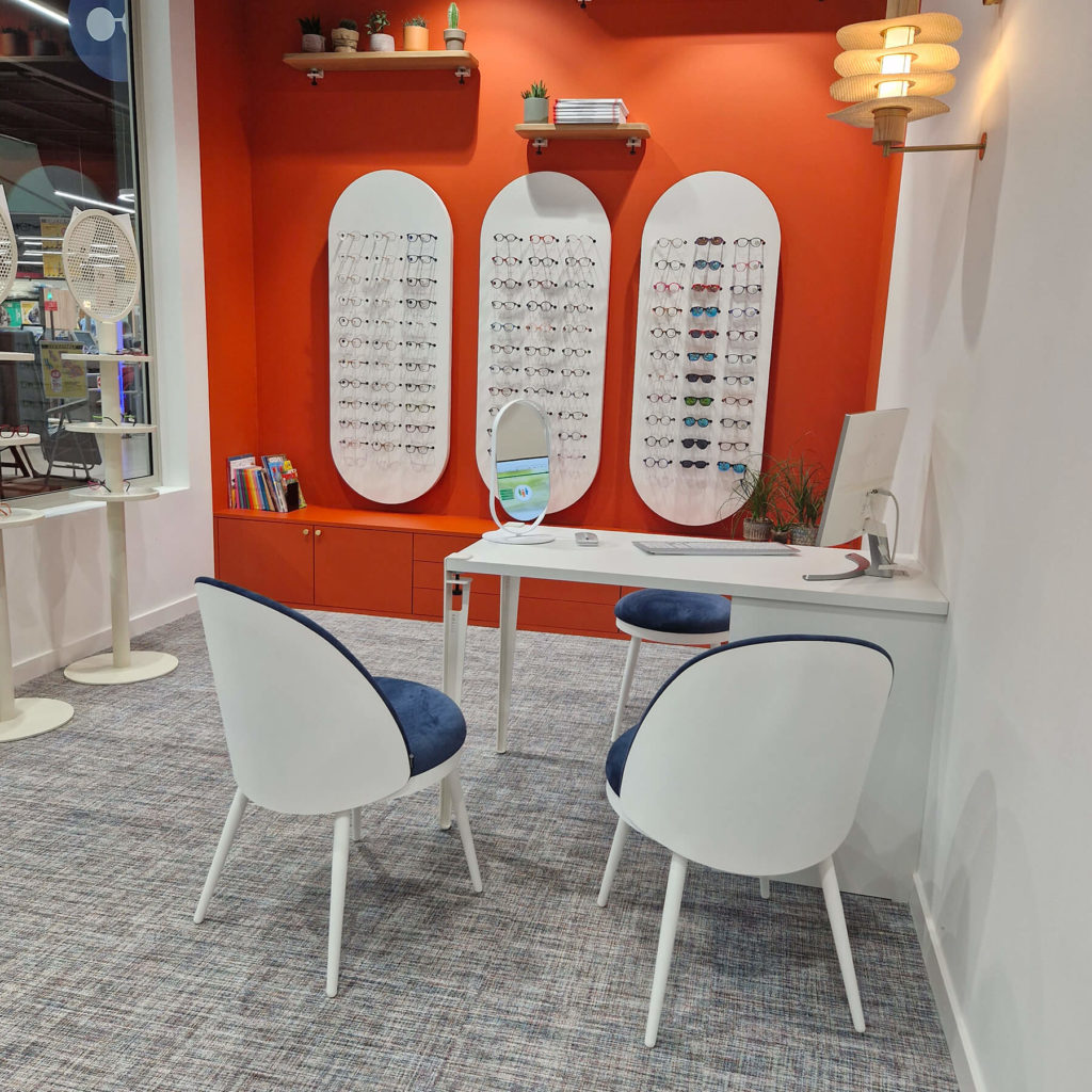 Niche et espace rendez-vous dans la boutique Julien l'Opticien